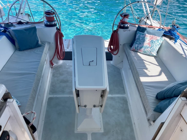 Alquiler Velero Custom Made con o sin  título de navegación