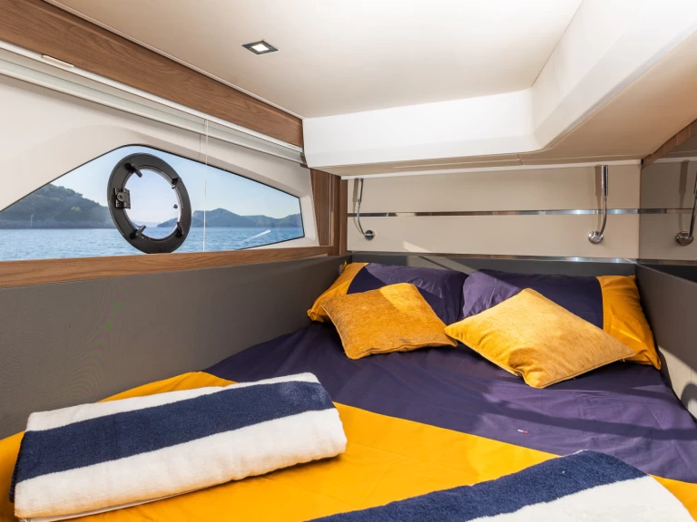 Sealine Sealine F430 de alquiler a Dubrovnik