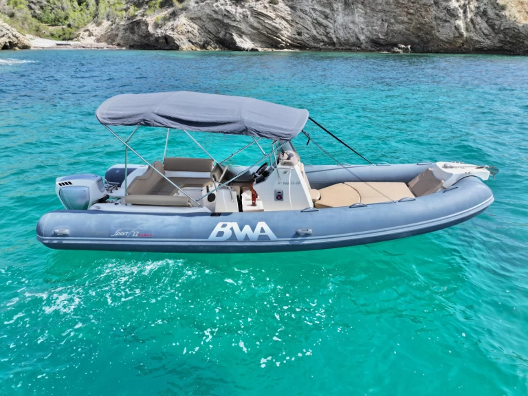 Alquiler de Neumática, con o sin patrón Bwa Marina Botafoch