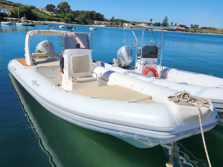 Alquiler de embarcaciones Altamarea Wave 24 enSiracusa en Samboat