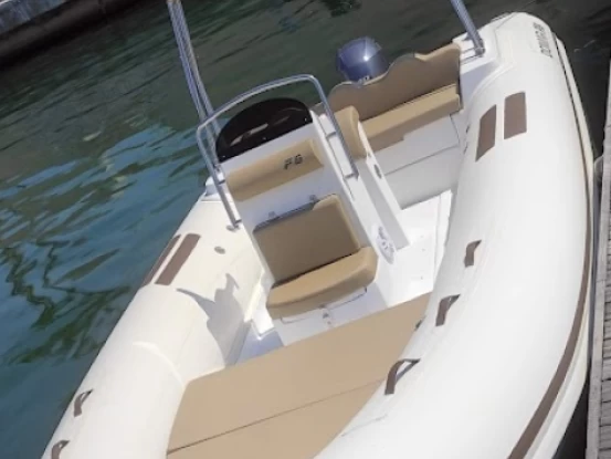 Alquiler de embarcaciones DOMAR F 6 enArzachena en Samboat