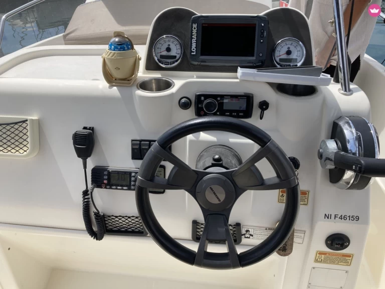 Alquiler de barcos Port Camille Rayon barato de Activ 605 Open