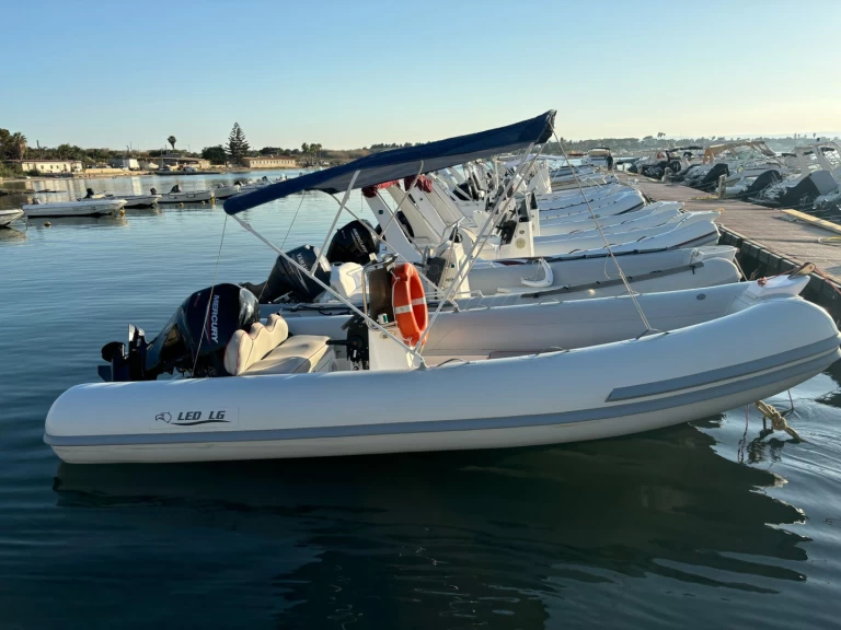 led 6.0 de alquiler a Porto Siracusa