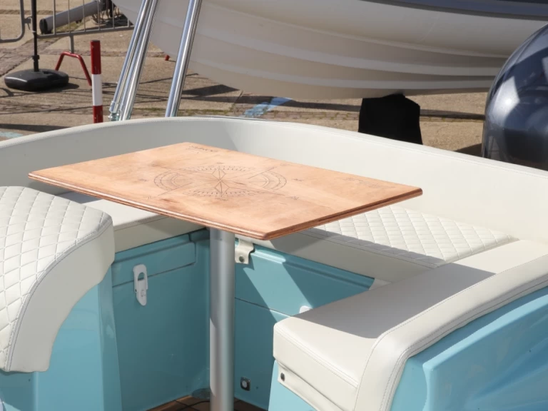 DOMAR DOMAR F6.5 de alquiler a Arzachena