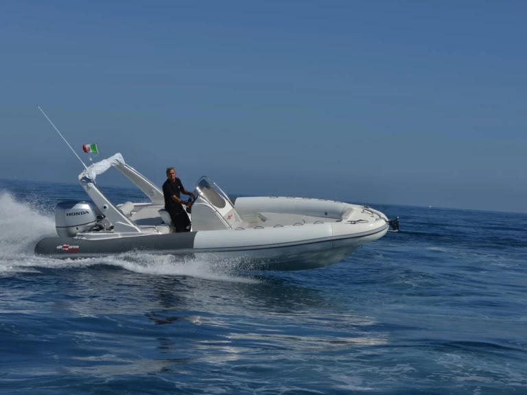 Alquiler de Altamarea Altamarea Wave 23 Sport en Cerdeña