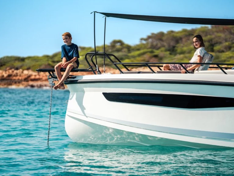 Alquiler de barcos Cerdeña barato de Navan S30