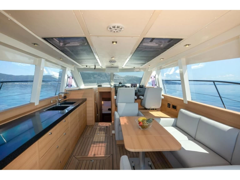 Alquiler de embarcaciones Fjord Fjord 40 Cruiser enGouviá en Samboat