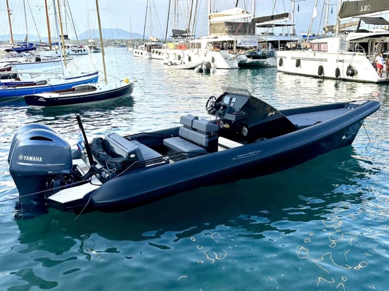 Technohull GT7 de alquiler a Atenas
