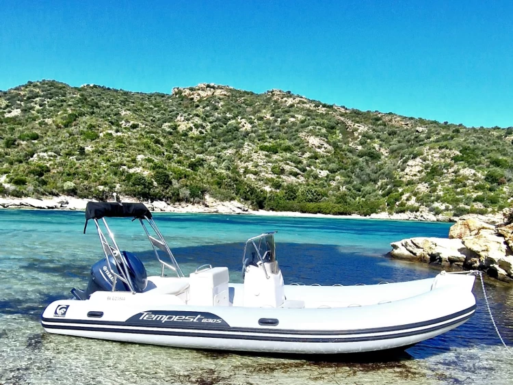 Capelli Tempest 630 de alquiler a Saint-Florent