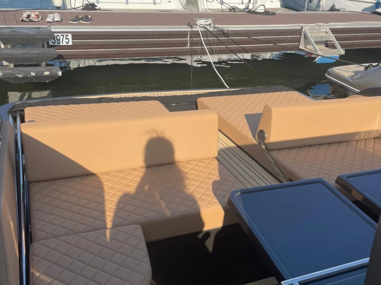 Alquiler Lancha Aurea  con o sin  título de navegación