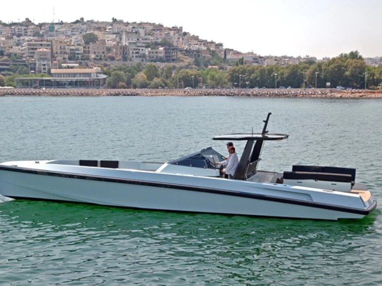 WALLY YACHTS One 44, Limited Edition de alquiler a Atenas