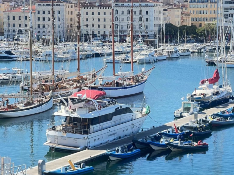 Alquiler Yate de lujo San Lorenzo con o sin  título de navegación