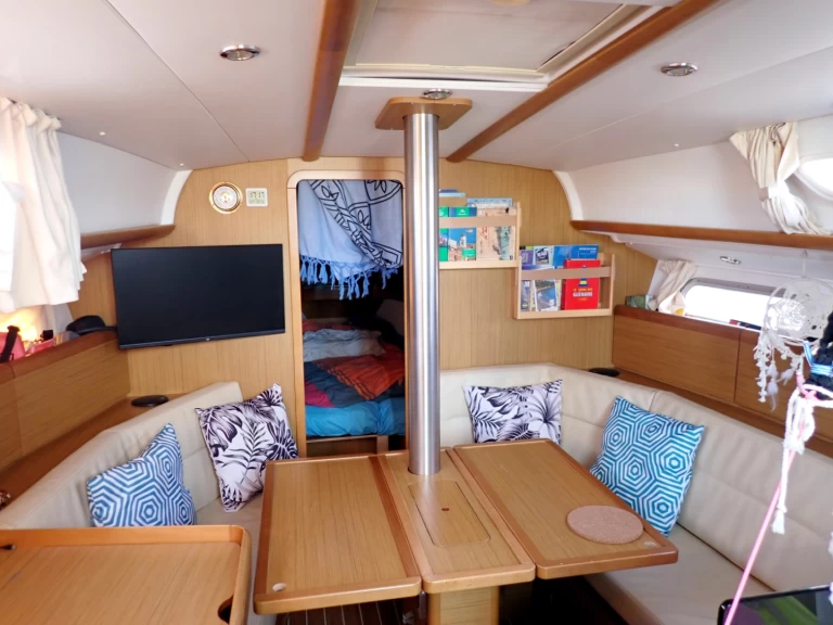 Alquiler de Jeanneau Sun Odyssey 36i Performance en La Seyne-sur-Mer