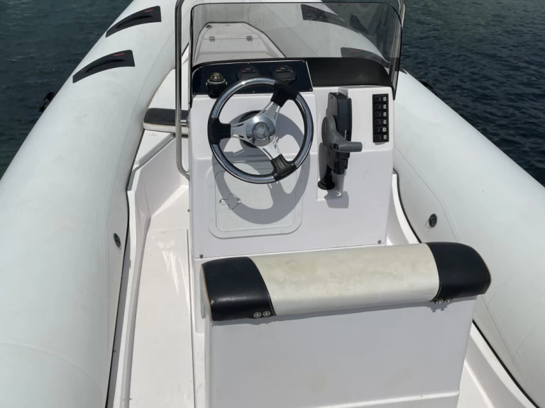 Alquiler de Selva Selva D600 S Line en Les Issambres