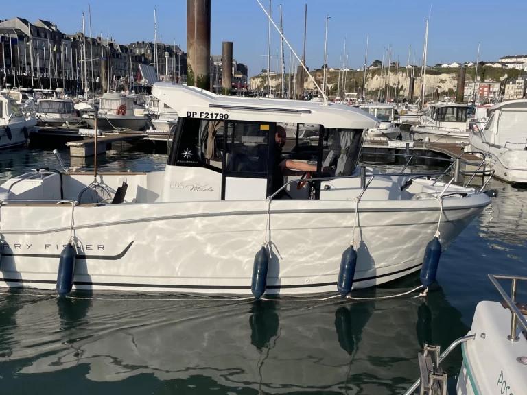 Alquiler de barcos Dieppe barato de Merry Fisher 695 Marlin