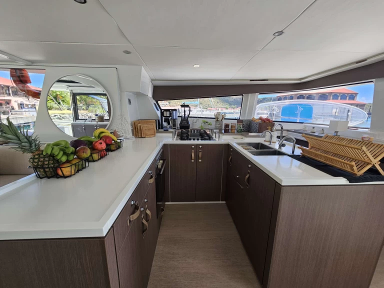 Alquiler Yate de lujo Bali con o sin  título de navegación