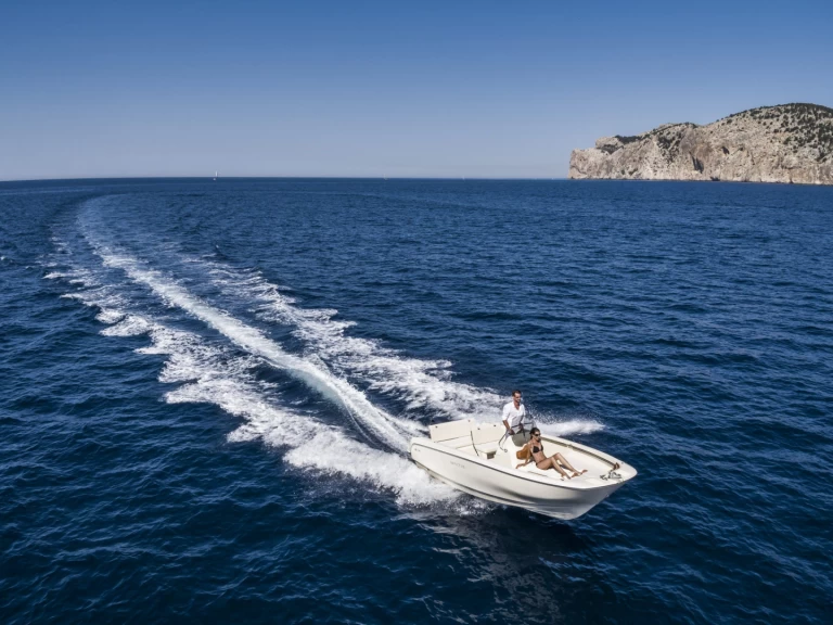 Invictus  Invictus 190 FX de alquiler a Saint-Raphaël