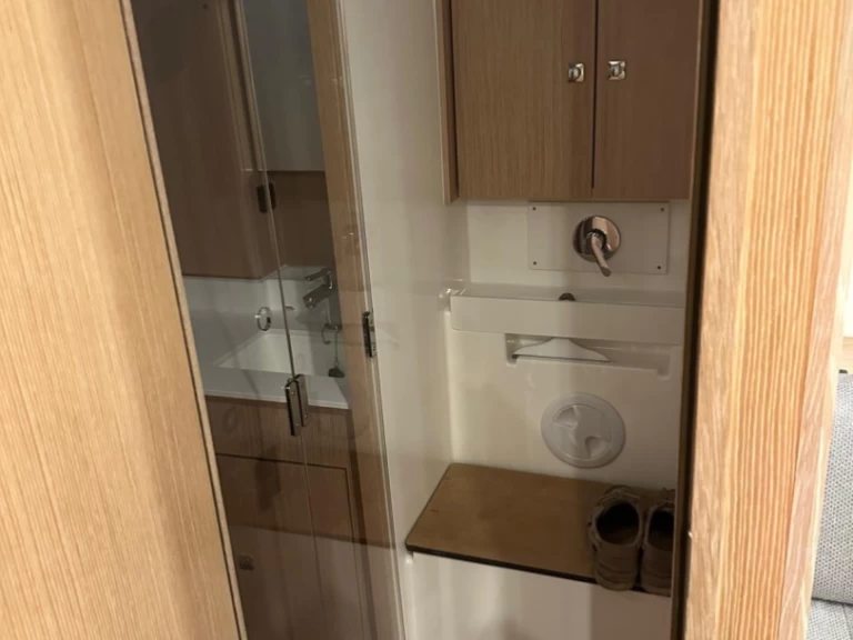 Alquiler Lancha Bavaria C57 con o sin  título de navegación