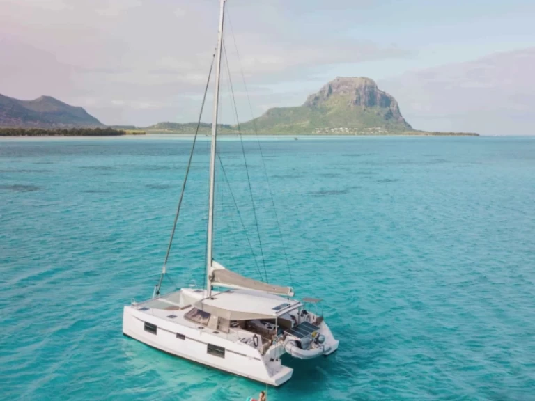 Catamarán para alquilar Ornós al mejor precio