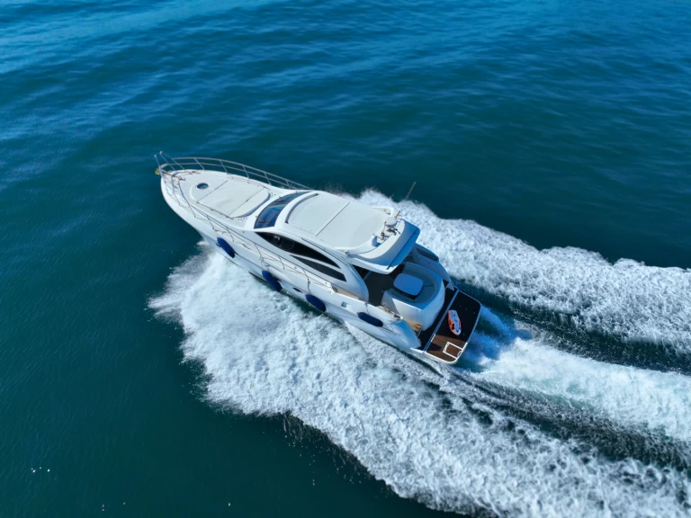 Alquiler de embarcaciones Innovazione e Progetti Alena 48 Hard Top enSainte-Maxime en Samboat
