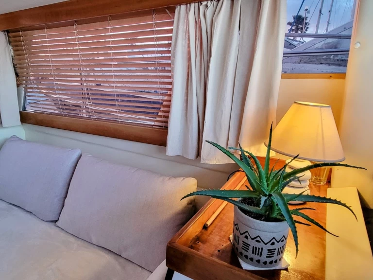 Alquiler Lancha Guy Couach con o sin  título de navegación