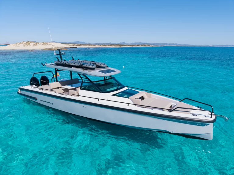 Axopar 37 Sun Top Mediterranean de alquiler a Santa Eulària des Riu