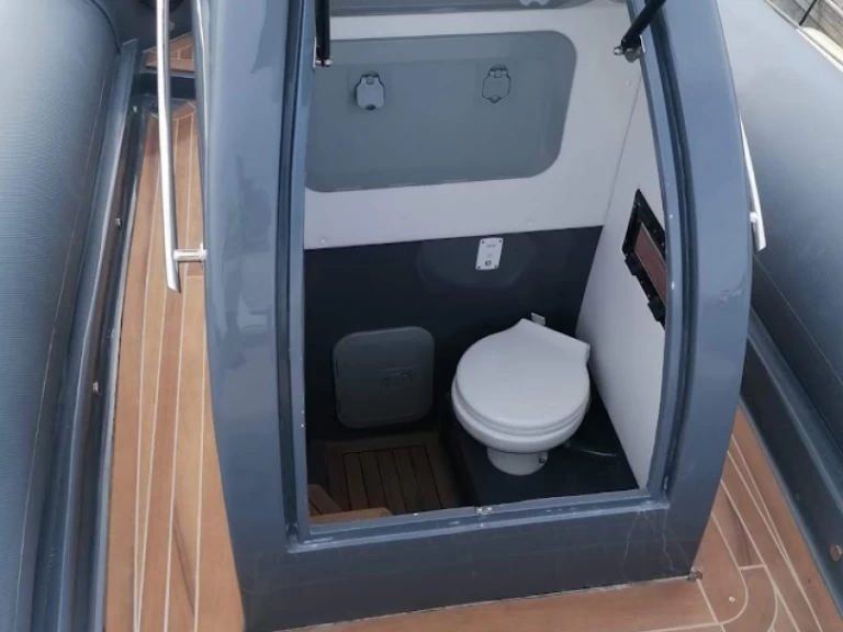 Alquiler de embarcaciones DOMAR F 8 enArzachena en Samboat