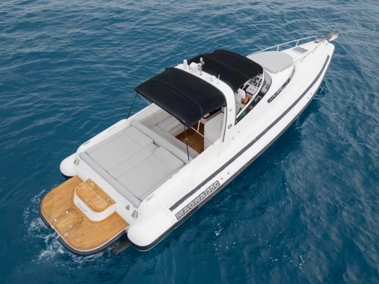  Magna 35C de alquiler a Corfú