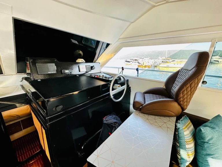 Alquiler Yate de lujo en Vlorë - Ferretti Altura 39