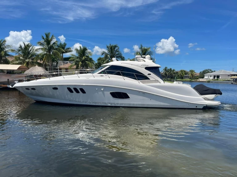 Sea Ray Sea Ray 540 Sundancer de alquiler a Miami