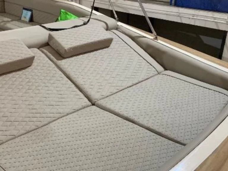 Alquiler de Lancha, con o sin patrón Tornado Nápoles