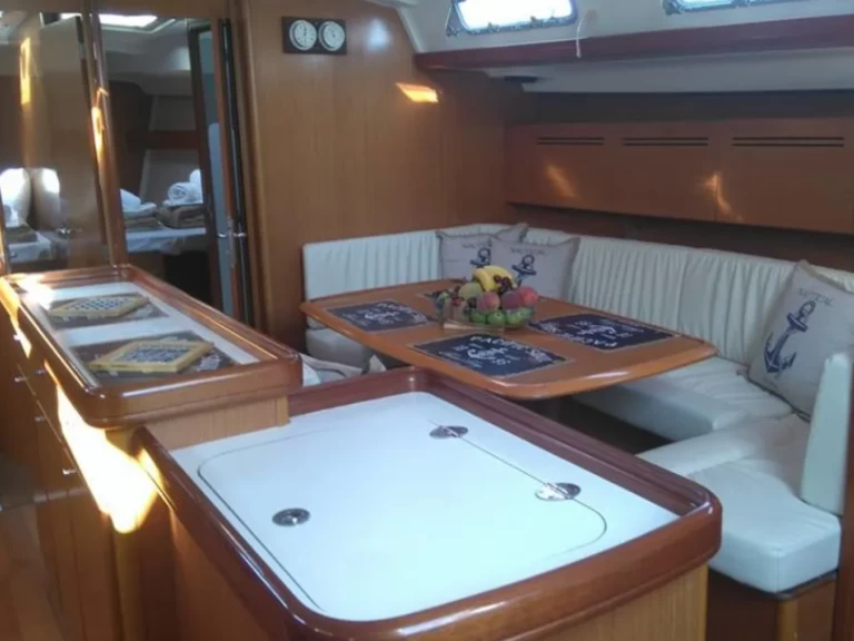 Alquiler de embarcaciones Bénéteau Cyclades 50.4 enÁlimos en Samboat