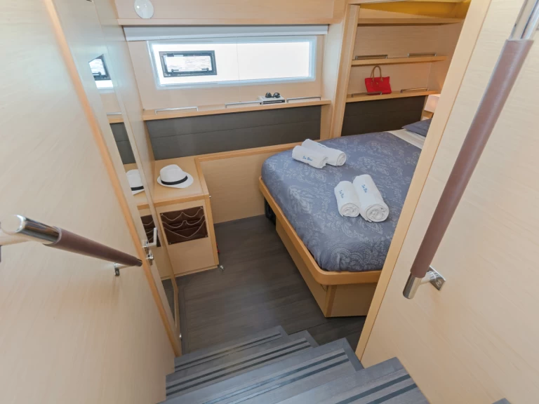 Alquiler de barcos Marina (Ciudad) barato de Lagoon 560