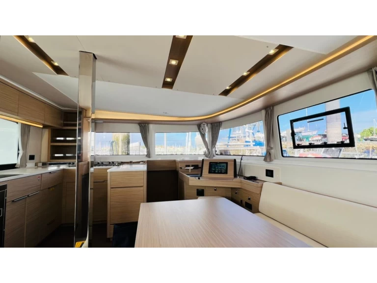 Alquiler de embarcaciones Lagoon Lagoon 46 enGouviá en Samboat