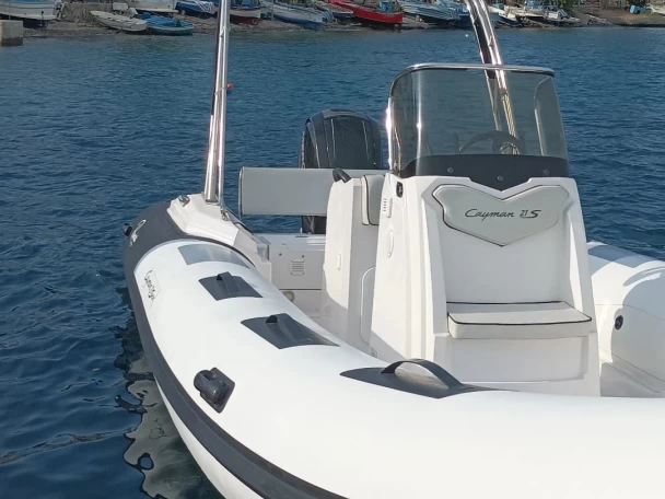Alquiler de barcos Milazzo barato de Cayman 21 Sport