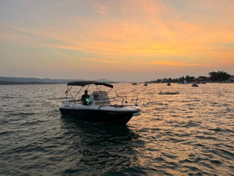 HM FLY 22 de alquiler a Turanj