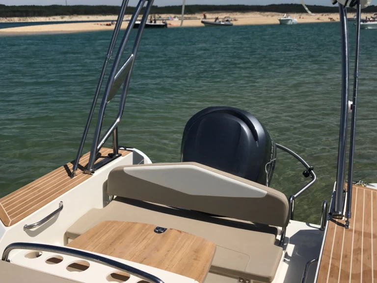 Alquiler de Capelli Tempest 700 Sun en Lège-Cap-Ferret