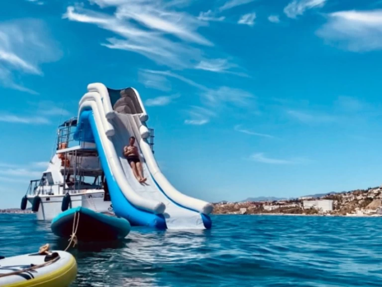 Alquiler de Chris Craft Cruiser en Benalmádena