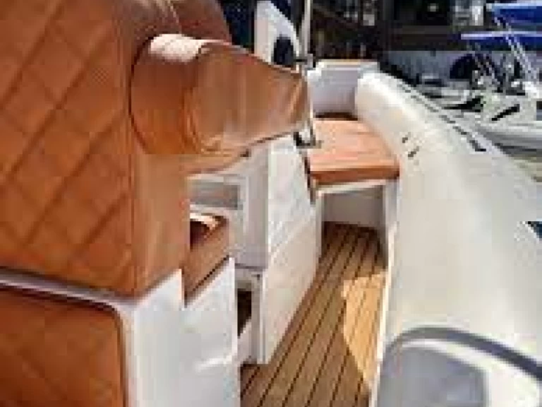 Alquiler de Tiger PROLINE 740 en Port Grimaud