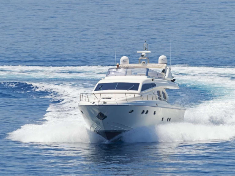 Alquiler de Pershing Pershing 56 en Álimos