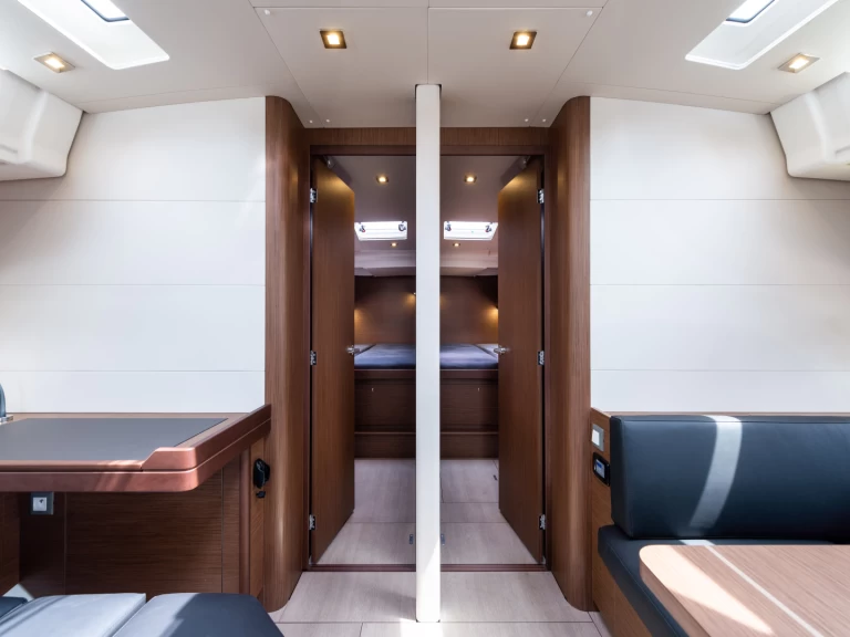 Alquiler de Bénéteau Oceanis 51.1 en Néa Péramos