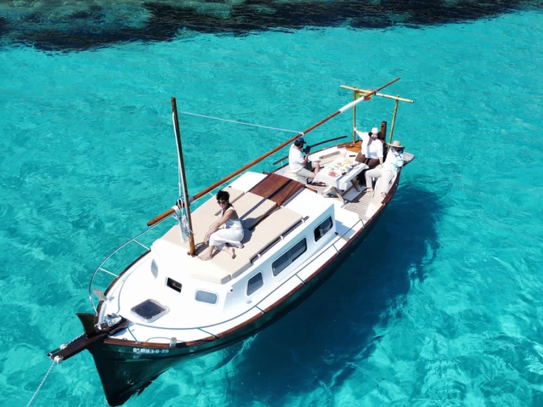 Alquiler de embarcaciones Menorquin-Yachts Capeador 43 enPalma de Mallorca en Samboat