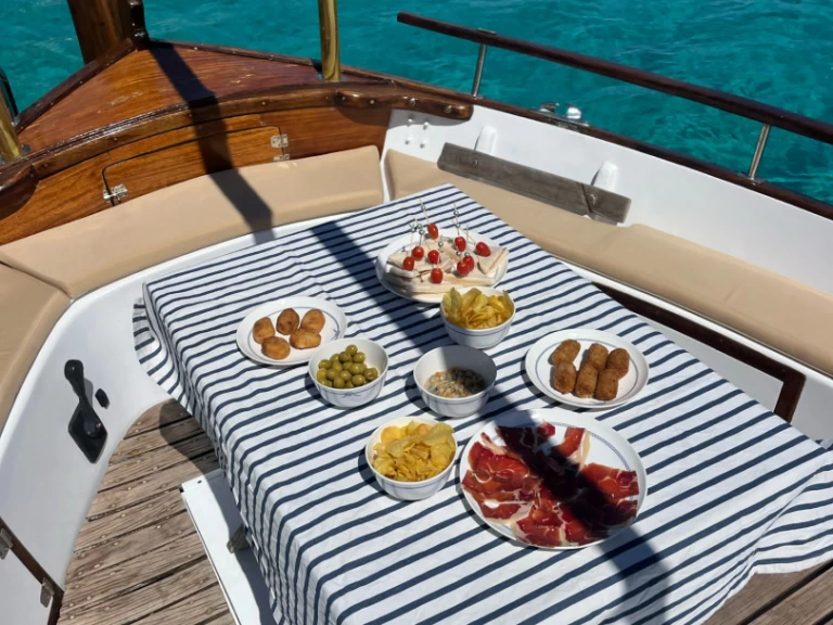 Alquiler de Lancha, con o sin patrón Menorquin-Yachts Palma de Mallorca