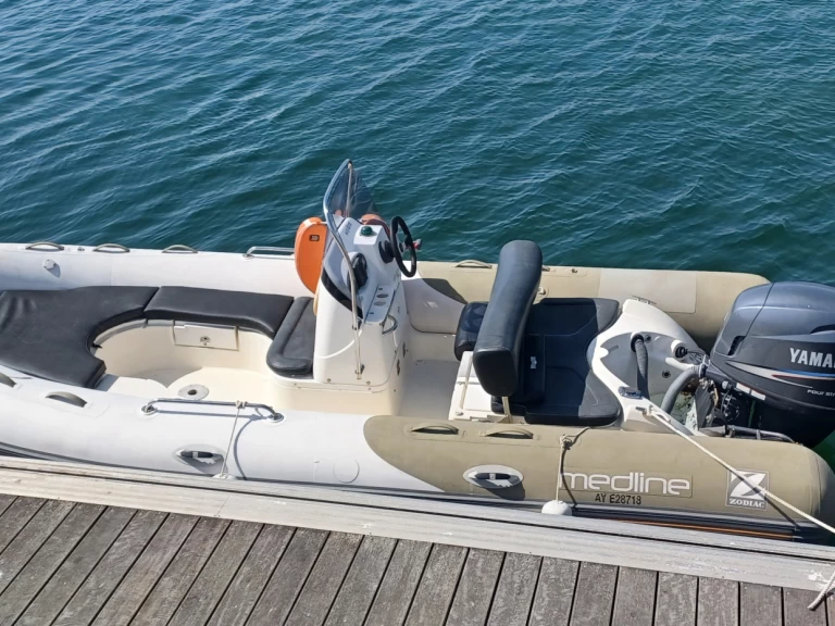 Alquiler de Zodiac Medline 550 en Larmor-Baden