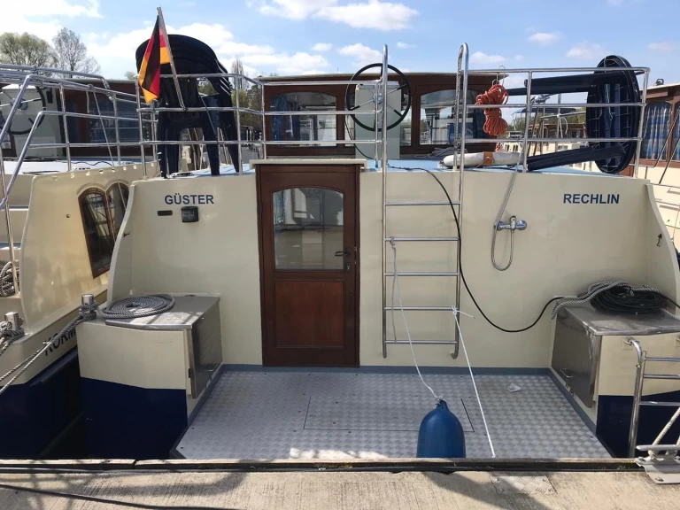 Alquiler de barcos Rechlin barato de Kormoran 940