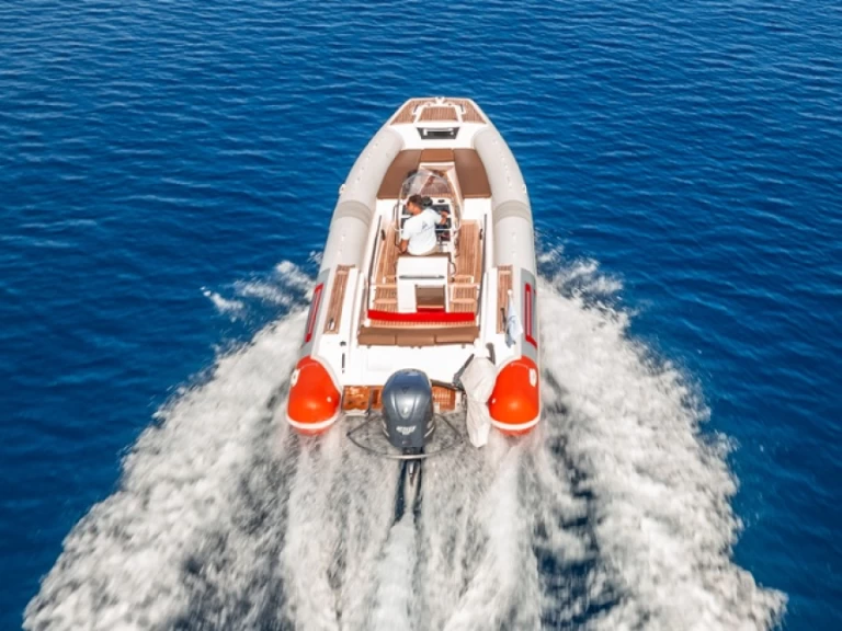 Alquiler Neumática Pirelli con o sin  título de navegación