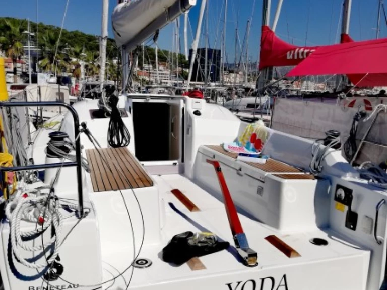 Alquiler de embarcaciones Bénéteau Oceanis 30.1 enPomer en Samboat