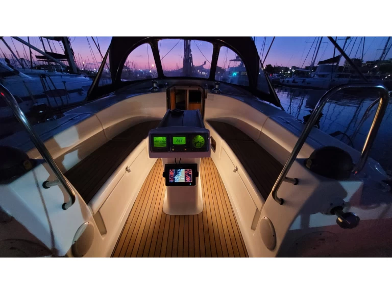 Velero para alquilar Álimos al mejor precio