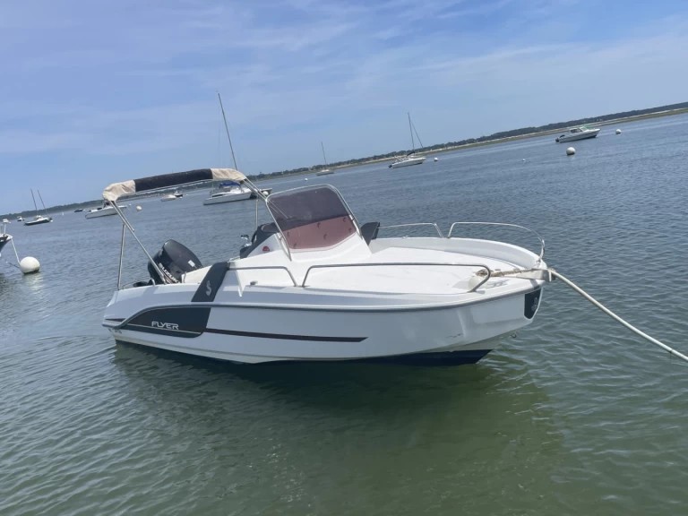 Alquiler de barcos Saint-Raphaël barato de Flyer 6