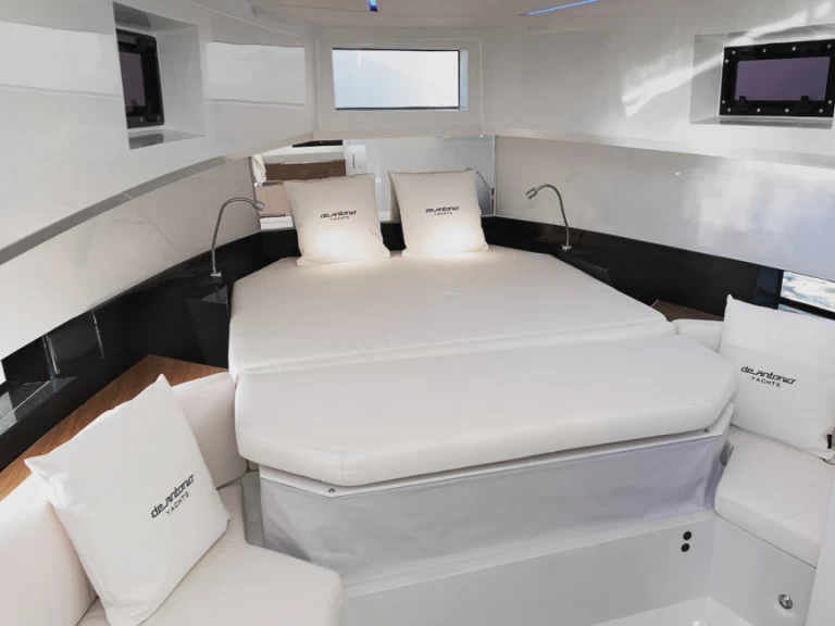 Alquiler de embarcaciones De Antonio 36 enIbiza (Ciudad) en Samboat